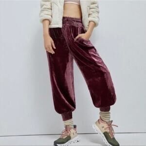 By Anthropologie Wine Gloria Velvet Joggers Women's Size XS